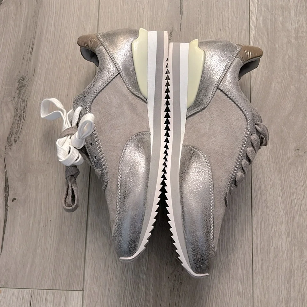 New Johnston & Murphy Gray + White Silver Athletic Lace Up Sneakers - Picture 6 of 17